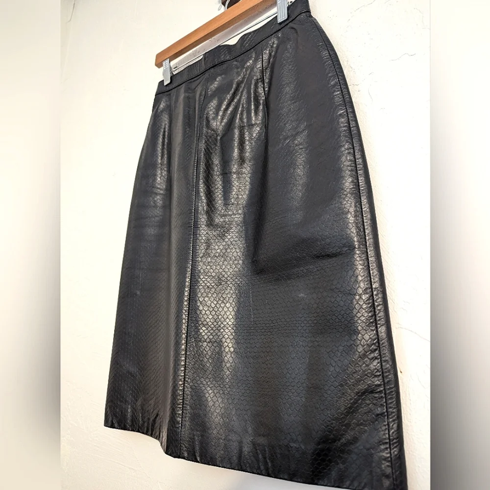 Vintage Wilsons Black Leather Textured Mini Pencil Skirt Mob Wife Biker Babe